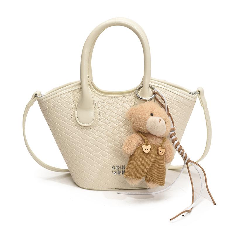 2025 New Summer Bucket Bag Women's Versatile Niche Design Shoulder Messenger Bag This Year Popular Woven Handbag