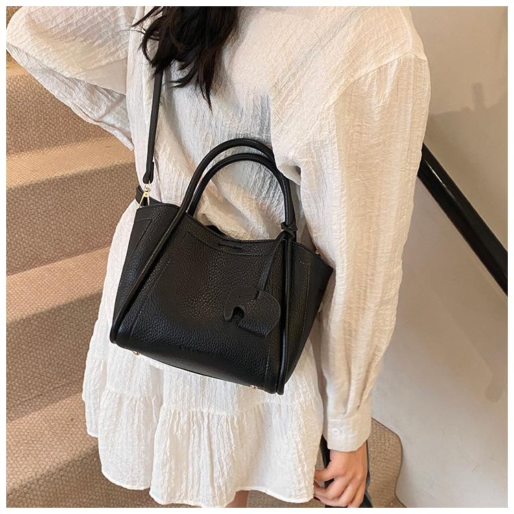 Tote Bag Retro Large-capacity Oblique Span Locomotive Bag Stray Bag Women's Mailman Bag Spring and Summer Shoulder Bag