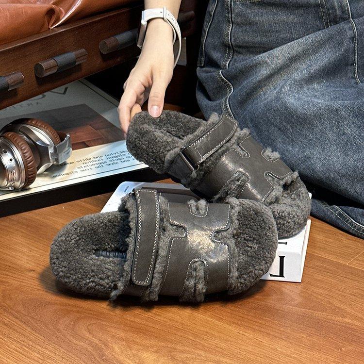 European goods 2025 autumn and winter new leather thick-soled lamb wool slippers women wear Internet celebrity flat-bottomed lazy wool slippers