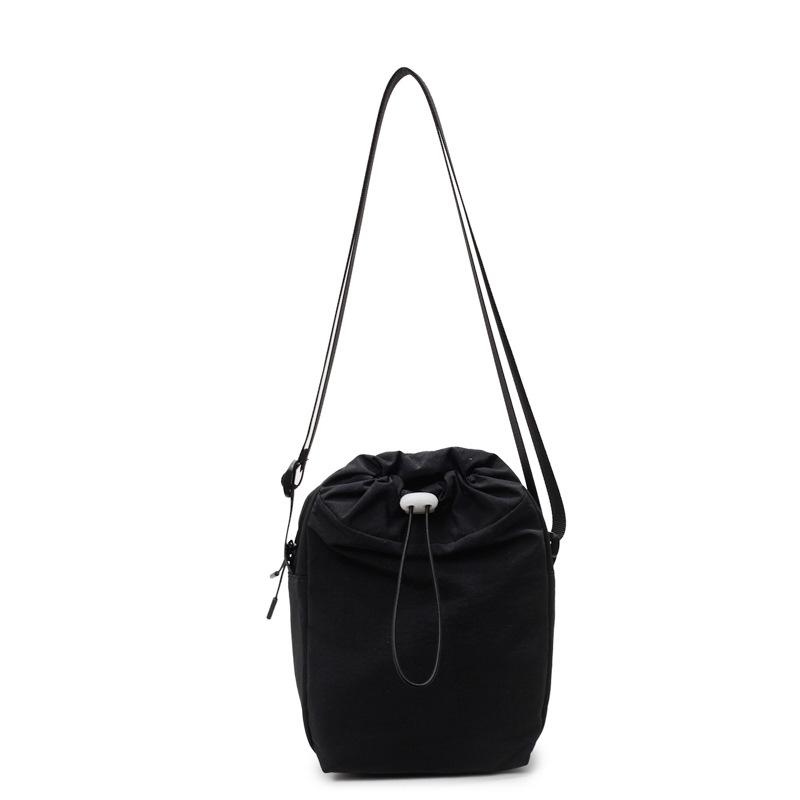 Korean version of solid color shoulder bag niche design casual foreign trend simple fashion small bag small square bag messenger bag