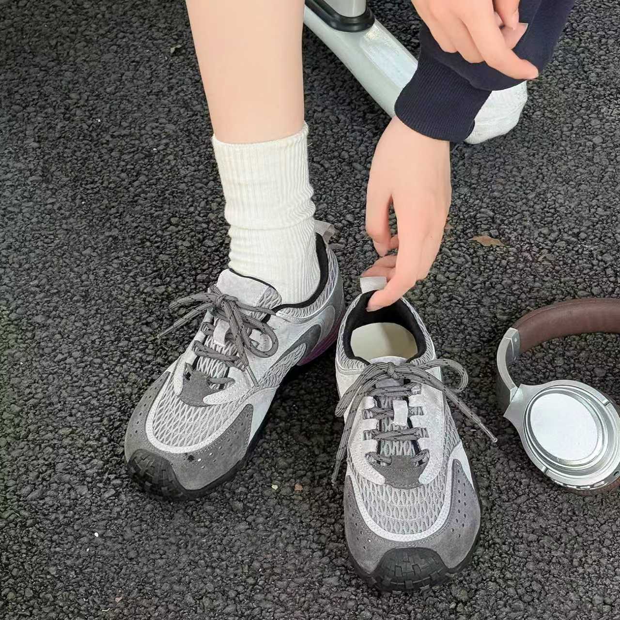 

Leather retro inner height increase mesh breathable German training shoes women s 2025 autumn new fashion outdoor sports and leisure shoes 39 серый