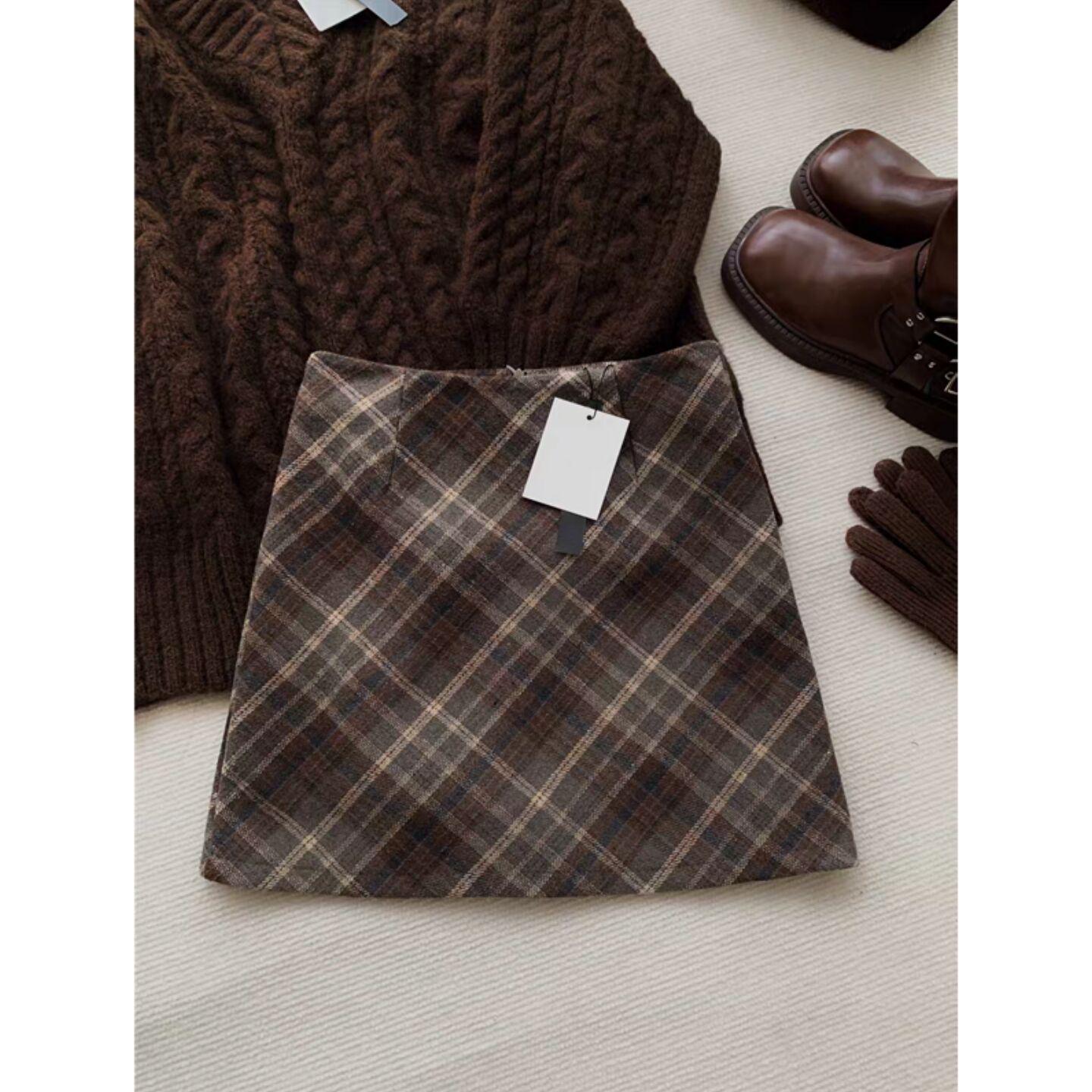 

Women s Petite High-Waisted Plaid Wool Blend Half-Skirt: Age-Reducing, Academic Style, Hip-Hugging, Perfect for Spring and Autumn S