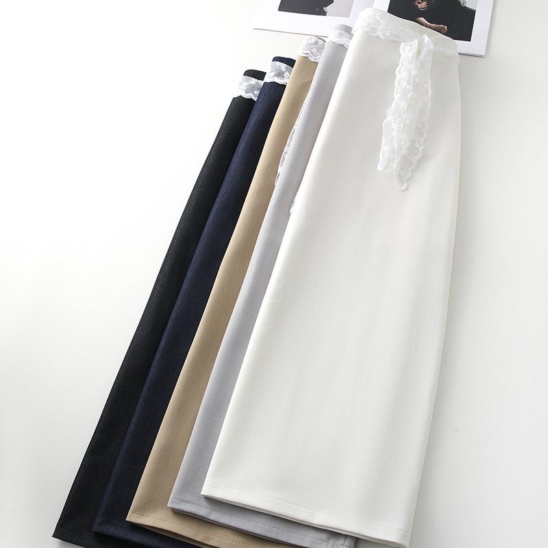 Damska biała koronkowa spódnica midi w kształcie litery A – dopasowana w biodrach, casualowa i petite, kolekcja lato 2025