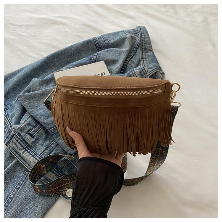 

Korean Style Women s Niche Handbag - 2025 Autumn Tassel Crossbody & Shoulder Bag for Fashionable Commuters коричневый