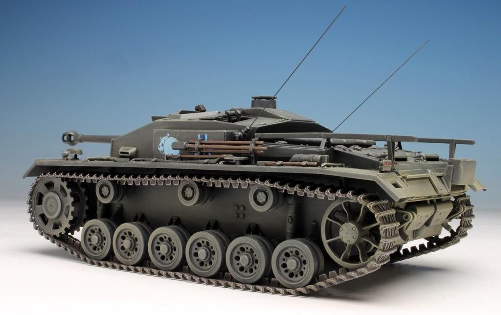 PLATZ Girls & Panzer the Movie: Sturmgeschutz III Ausf. F Hippo Team 1/35 Scale Plastic Model Kit GP-27