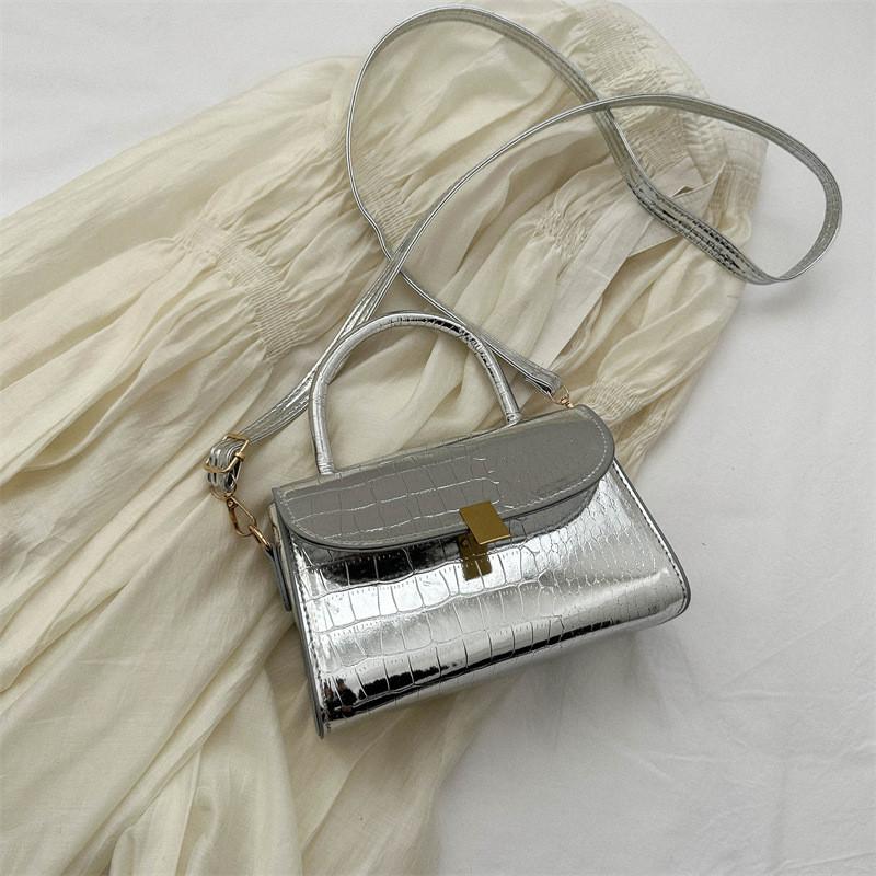 Chic Small Square Handbag With Versatile Pu Material And Modern Crossbody Style For Everyday Fashion Needs серебряный