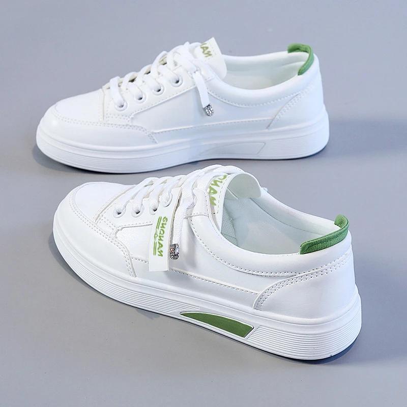 Fashion Lightweight Woman Sneakers 2025 Spring Versatile Lace Up Leather Surface Fashion Flat Casual Sneaker Bottom Student Board Shoes