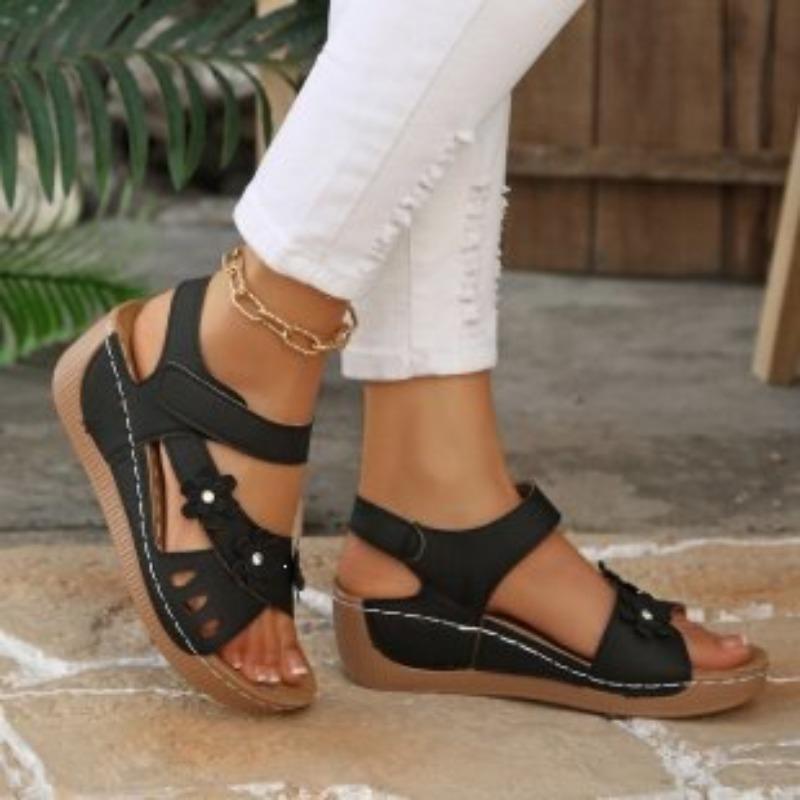 Retro Flip-flops for Women - Hollow and Breathable Wedge Heels - Beach Shoes 36