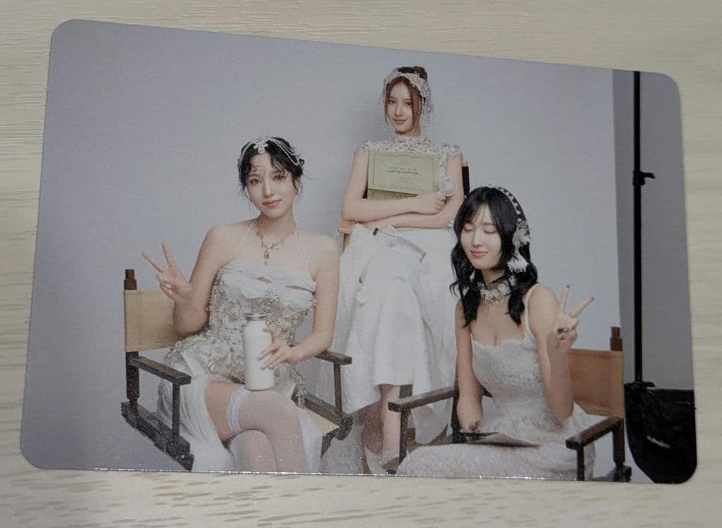 [USED] Misamo PLAY once Japan CD A5 size postcard Momo