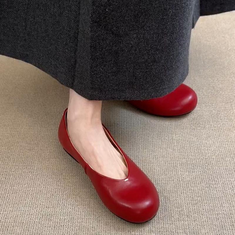 Fashion Red Round Toe Leather Ballet Shoes Woman Brand Design Soft Shallow Loafers Ladies Retro Slip-on Flat Zapatos with Stitch Details
