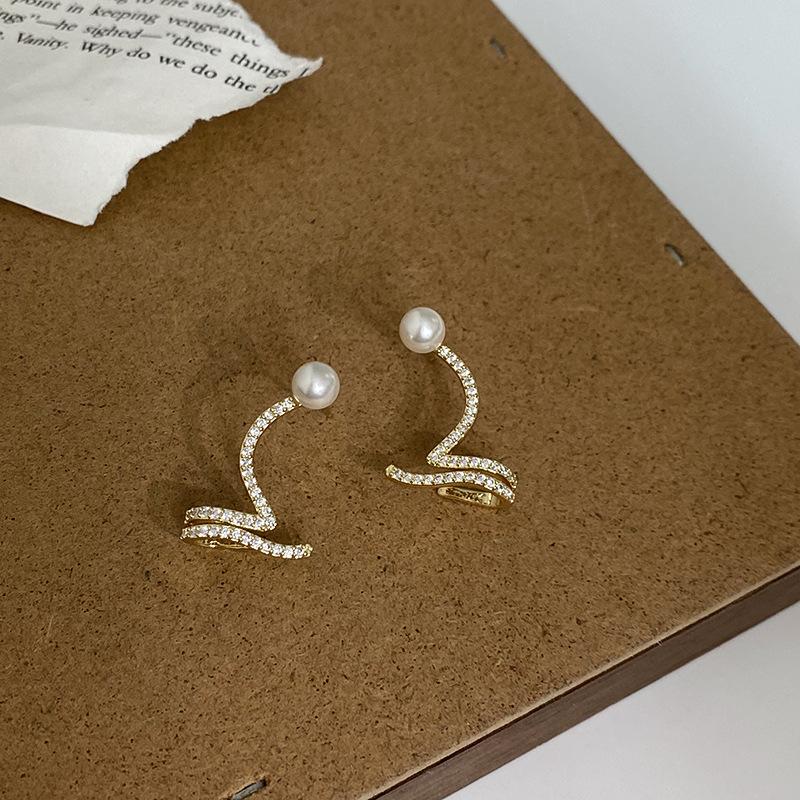 High-end wheat ear zircon ear buckle year-old niche fashion design earrings popular versatile temperament earrings