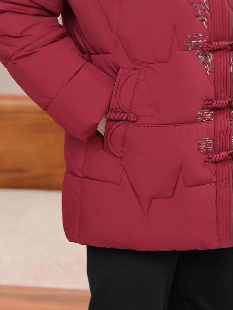 Elderly Women's Winter Jacket: Fleece-Lined Cotton Coat, New Chinese Style, Ideal for Mothers and Grandmothers