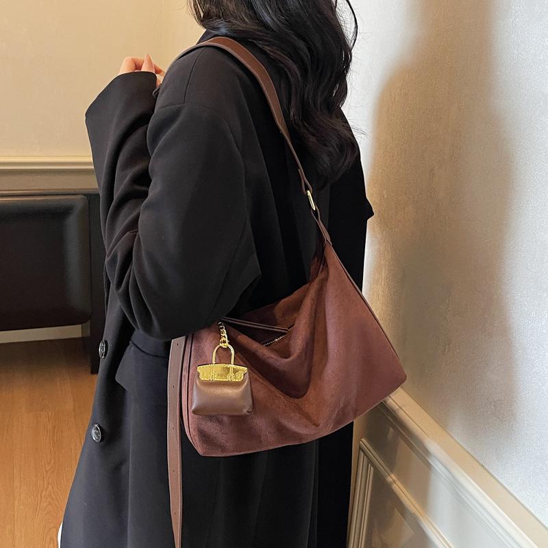 Retro high-end underarm bag women's 2025 new large-capacity soft suede tote bag simple shoulder bag