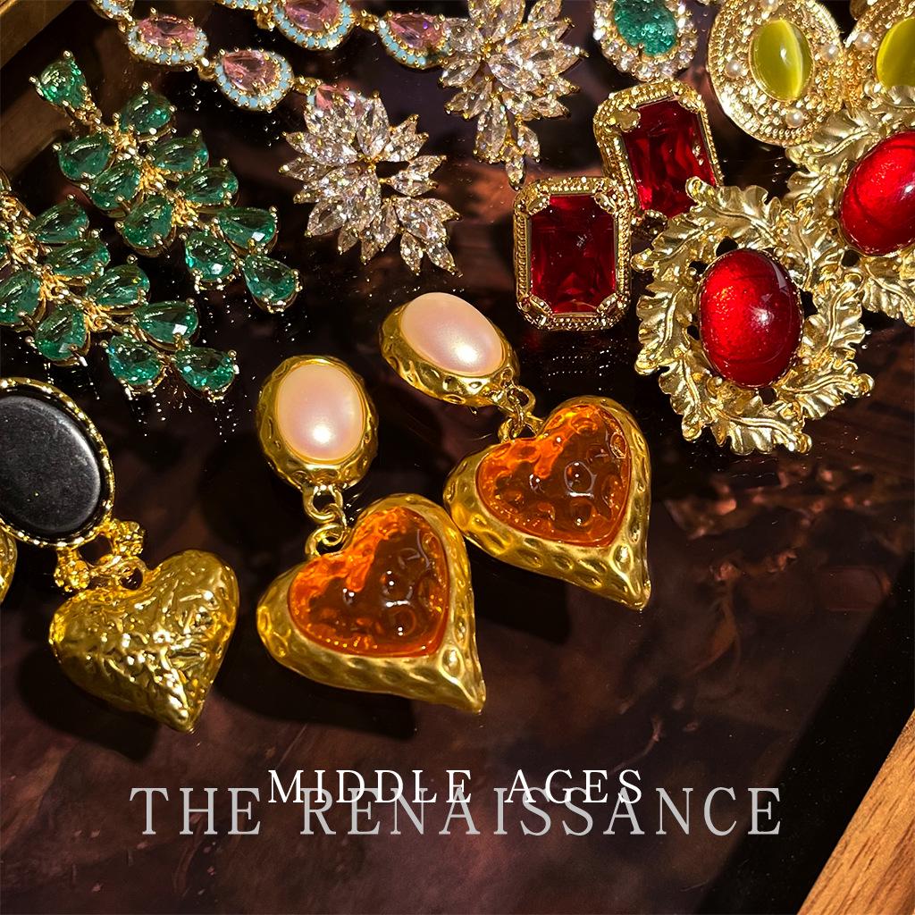 Boucles d'oreilles vintage style rétro avec design exagéré de palais occidental