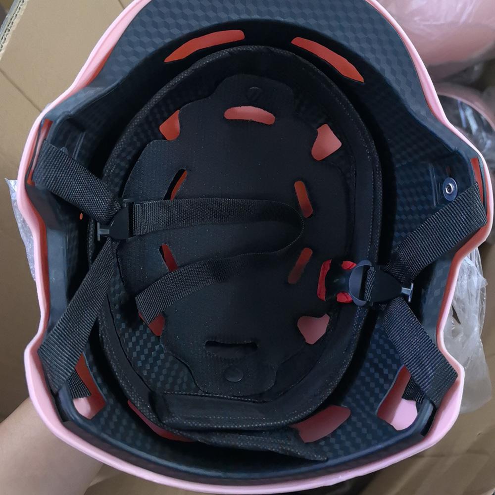 Motocyklové cyklistické helmy Profesionální bezpečnostní helmy Potřeby Venkovní cyklistické helmy Pevné nárazuvzdorné helmy Pro ženy Muže