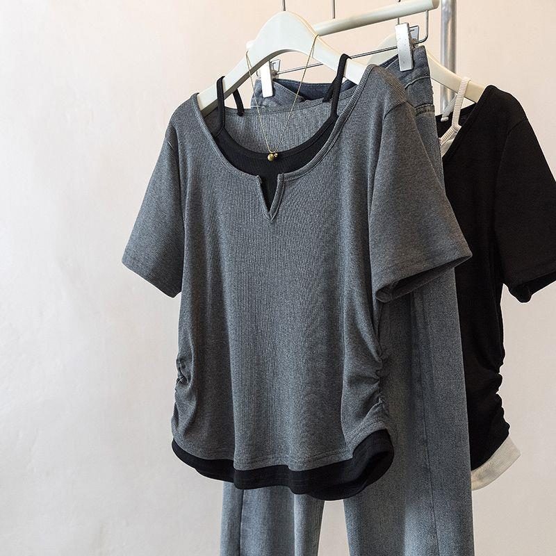 

Plus Size Grey V-Neck Short-Sleeve T-Shirt with Halter Layer - Loose Fit, Belly-Covering, Slimming Top for Women L (120-150 jin)