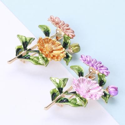 Autumn And Winter Retro Daisy Brooch Women'S Premium Coat Pin Versatile Sweater Badge Personalized Accessories Trend