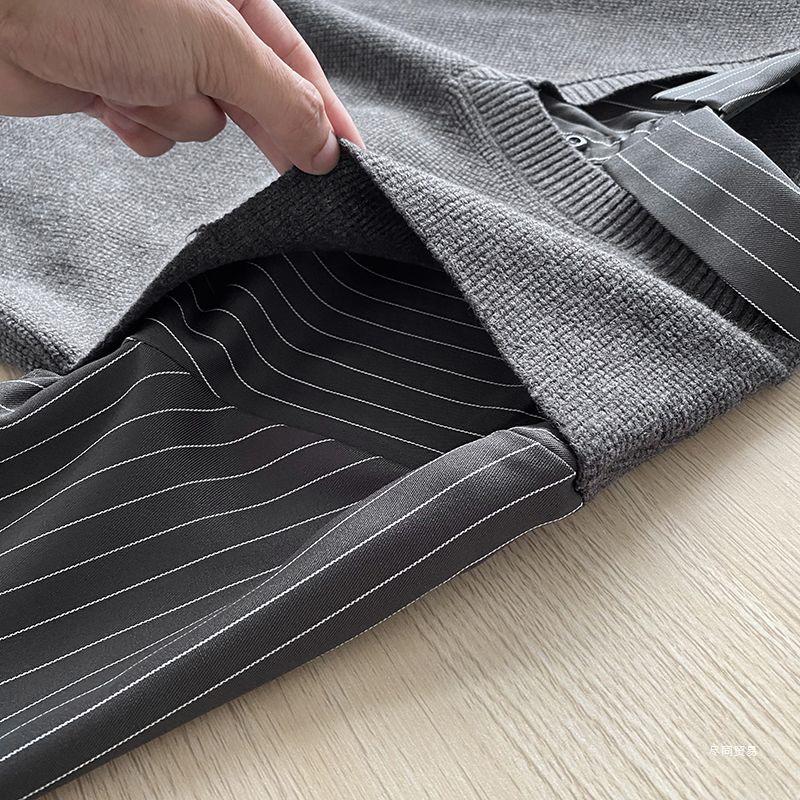 British-Style Knit Vest Shirt: Soft, Textured, Casual Two-in-One Sweater for Men - Perfect for Autumn and Winter.