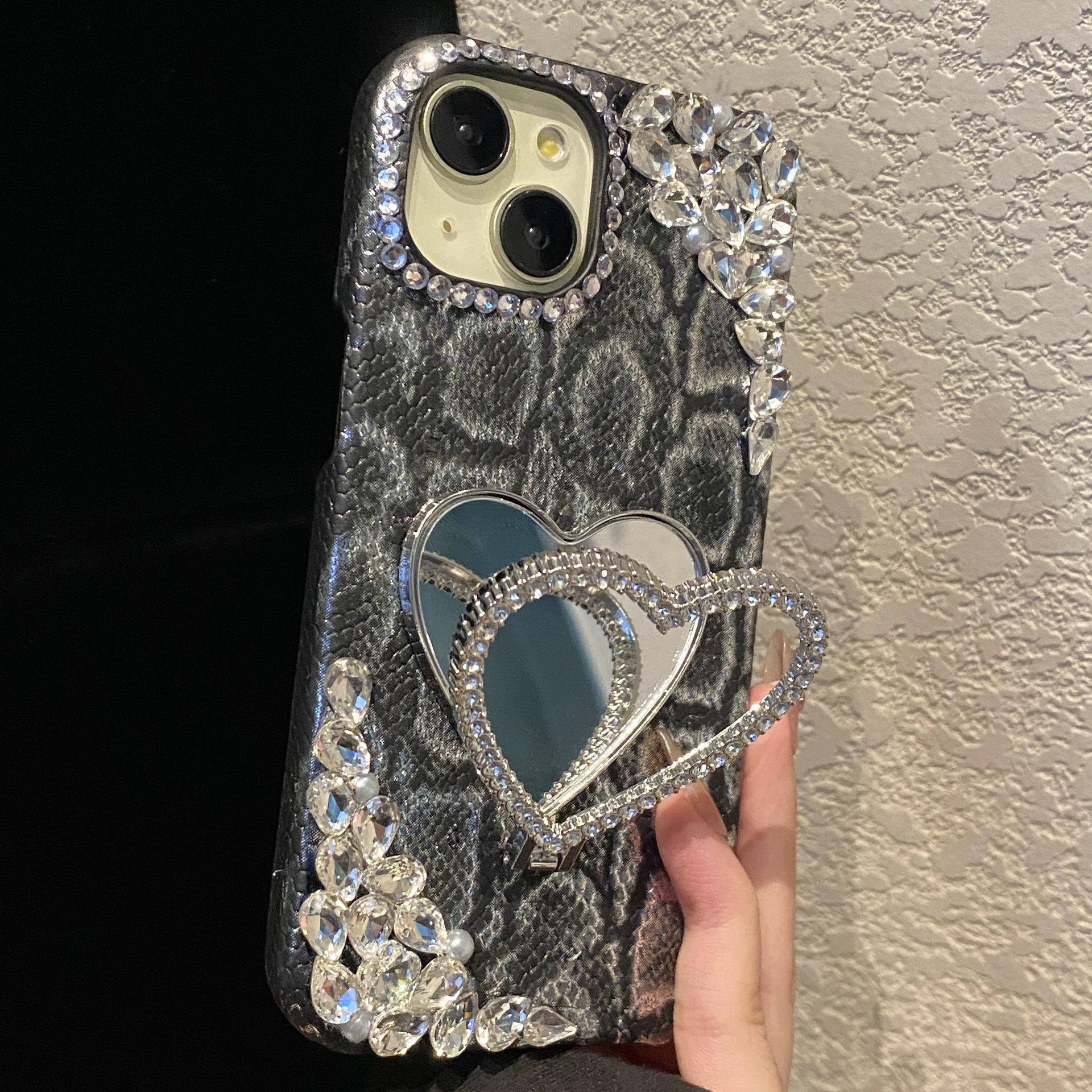 

Snake Skin Texture Rhinestone Heart Mirror Case for Apple 17Pro/16/15 Luxury 14/13Pro/12 iPhone 6