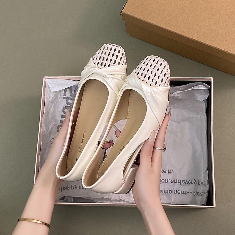 2025 new woven hollow bag head sandals women's skirt retro outer wear thick heel middle heel fashion casual shoes