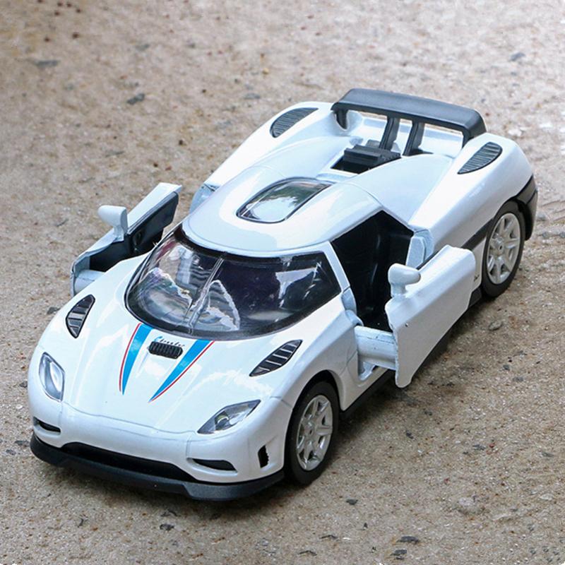 1/32 Koenigsegg CCR Alloy Sports Car Model Diecast Metal Toy SuperCar Model Simulation Sound and Light Collection Childrens Gift