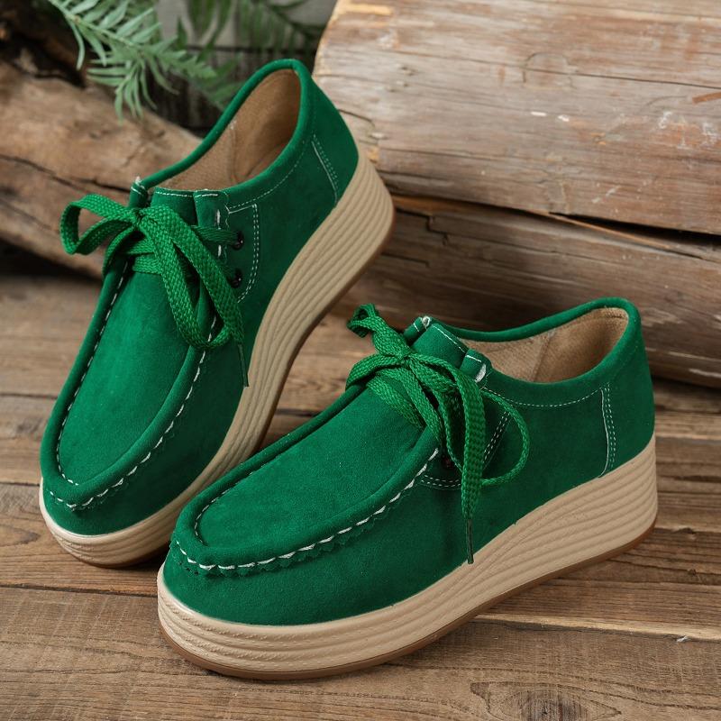 Женские замшевые лоферы на танкетке с круглым носком на платформе на шнуровке легкие нескользящие низкие 43 зелёный 2690₽