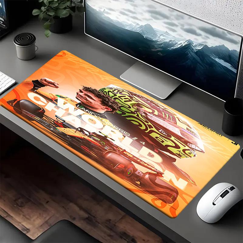Podložka pod myš s motivem Landa Norrise, Protiskluzová gumová základna, Multifunkční kancelářská a domácí dekorace, Perfektní pro personalizaci pracovního prostoru.