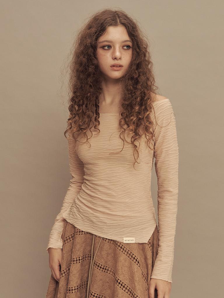 SETSETSET Slim Fit Off-Shoulder T-Shirt Beige