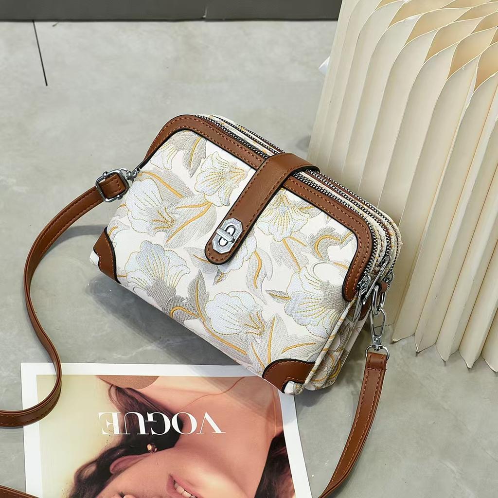 Advanced sense of atmosphere soft durable fashion exquisite lightweight commuting outdoor beach crossbody shoulder handbag small square bag