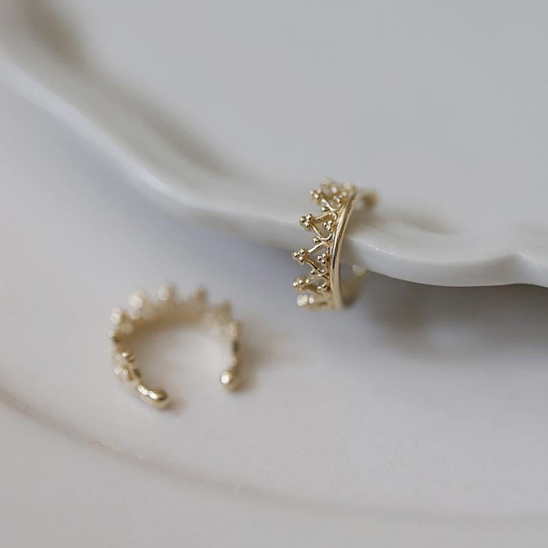 1Pair Punk Light Luxury Crown Ear Cuff Non-Piercing Crown Earrings For Women Girls Exquisite Versatile Earrings Birthday Gifts