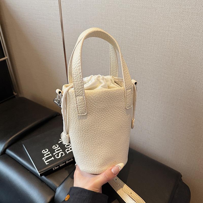 Niche Bucket Bag Women's Summer Simple and Versatile Fashion Trend Casual Shoulder Messenger Bag