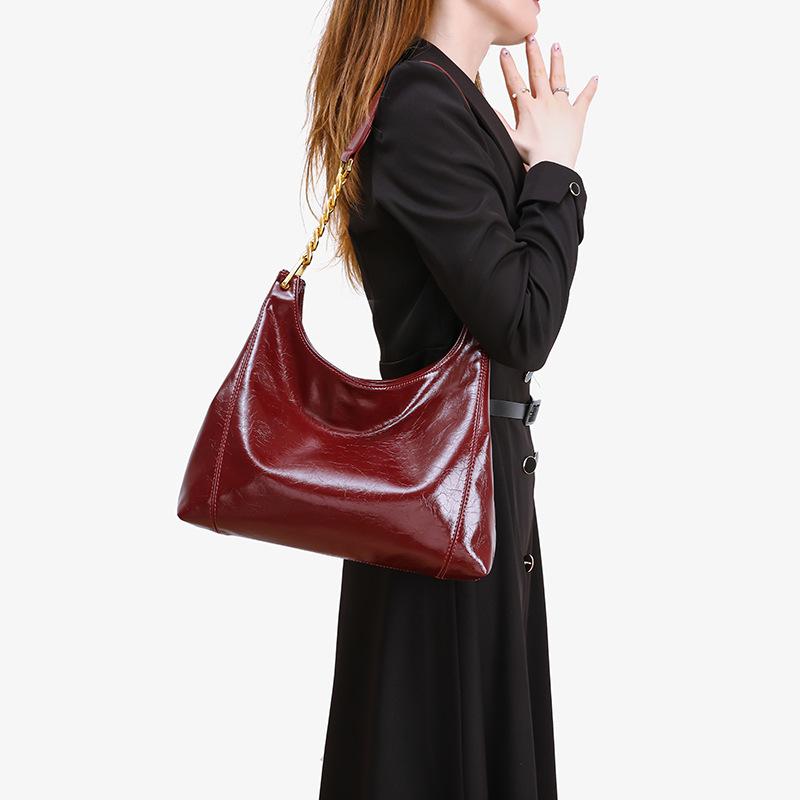 

Large-capacity commuter women s bag, new tote bag, spring and summer high-end niche retro crossbody shoulder armpit bag красный