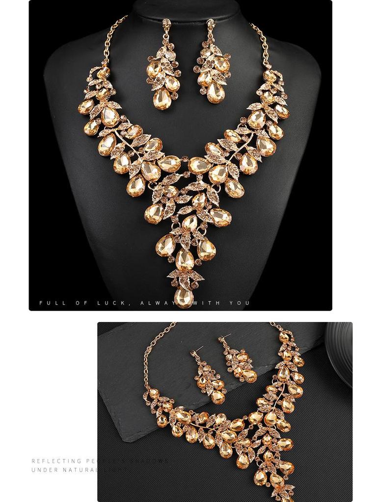 European & American Vintage Crystal Necklace Set: Women's Luxury Evening Dress Clavicle Chain