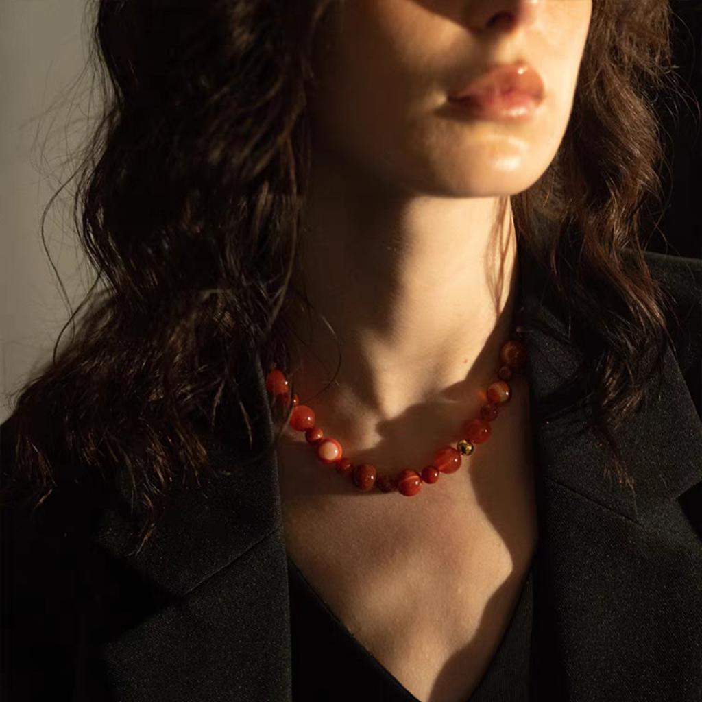 Retro Red Size Beaded Light Luxury Agate Gemstone Collarbone Chain Niche Personality Unique Fashion Necklace