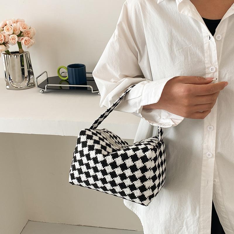 

Underarm plush bag women s fashion trend large capacity tote bag crossbody shoulder women s bag handbag чорний