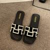 French flat-bottomed cool slippers women's summer outer wear fashion 2025 new Xiaoxiangfeng women's seaside beach sandals