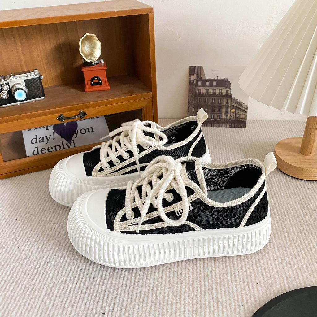 F2410 Mesh Breathable Summer Little White Shoes Women's Shoes 2024 New Bread Shoes Niche Biscuit Shoes Student Board Shoes