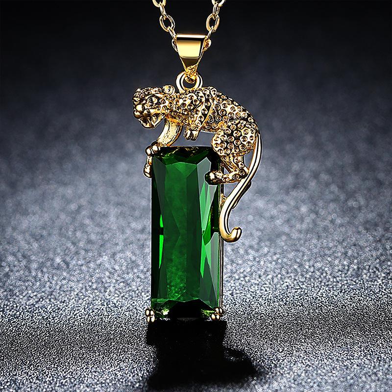 Exclusive Leopard Pendant Emerald Necklace - Niche Design, High-End Summer Jewelry for Women