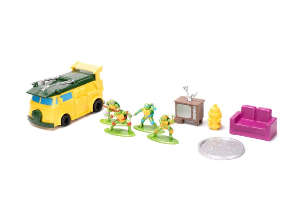 Teenage Mutant Ninja Turtles Turtle Lair Nano Scene with Diecast Collectible Toy for Kids and Adults 1.65-inch Figure,