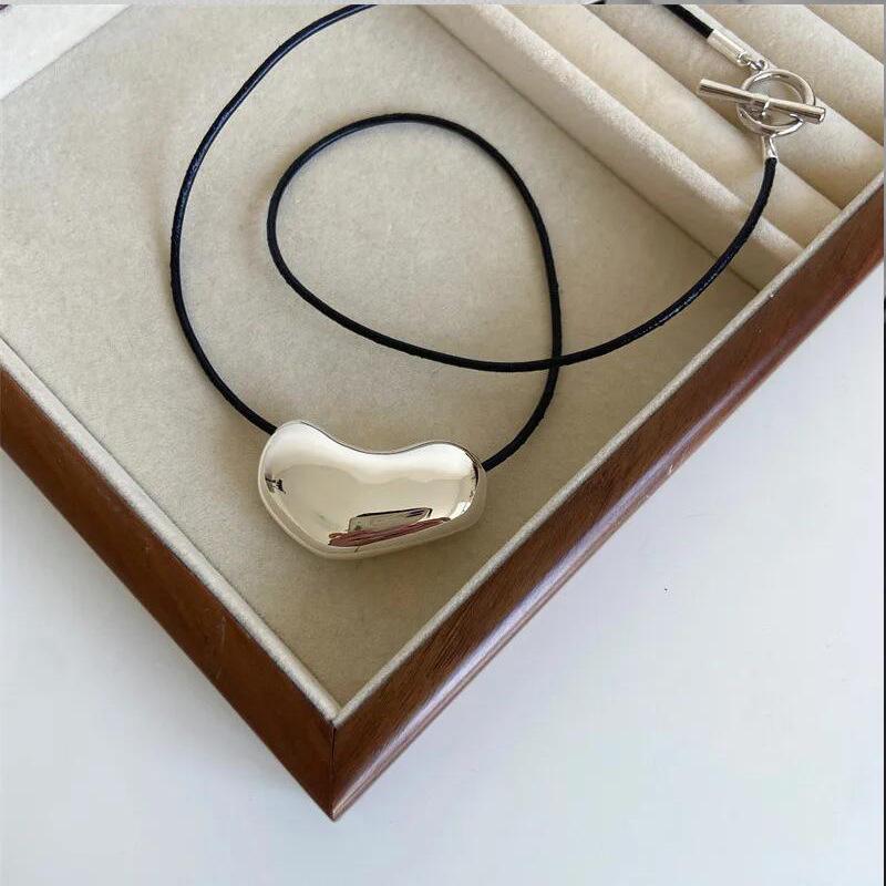 Elegant Heart Pendant Leather Necklace - Minimalist Style for Women