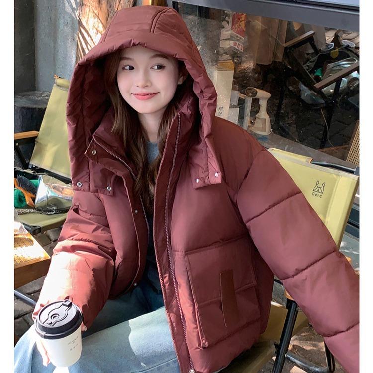 Fashionable and Loose Short Winter Jacket for Women with Hoodie and Thickened Coat