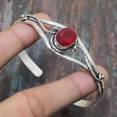Brazalete de joyería de plata de ley 925 maciza hecho a mano con piedras preciosas de granate de Mozambique ajustable