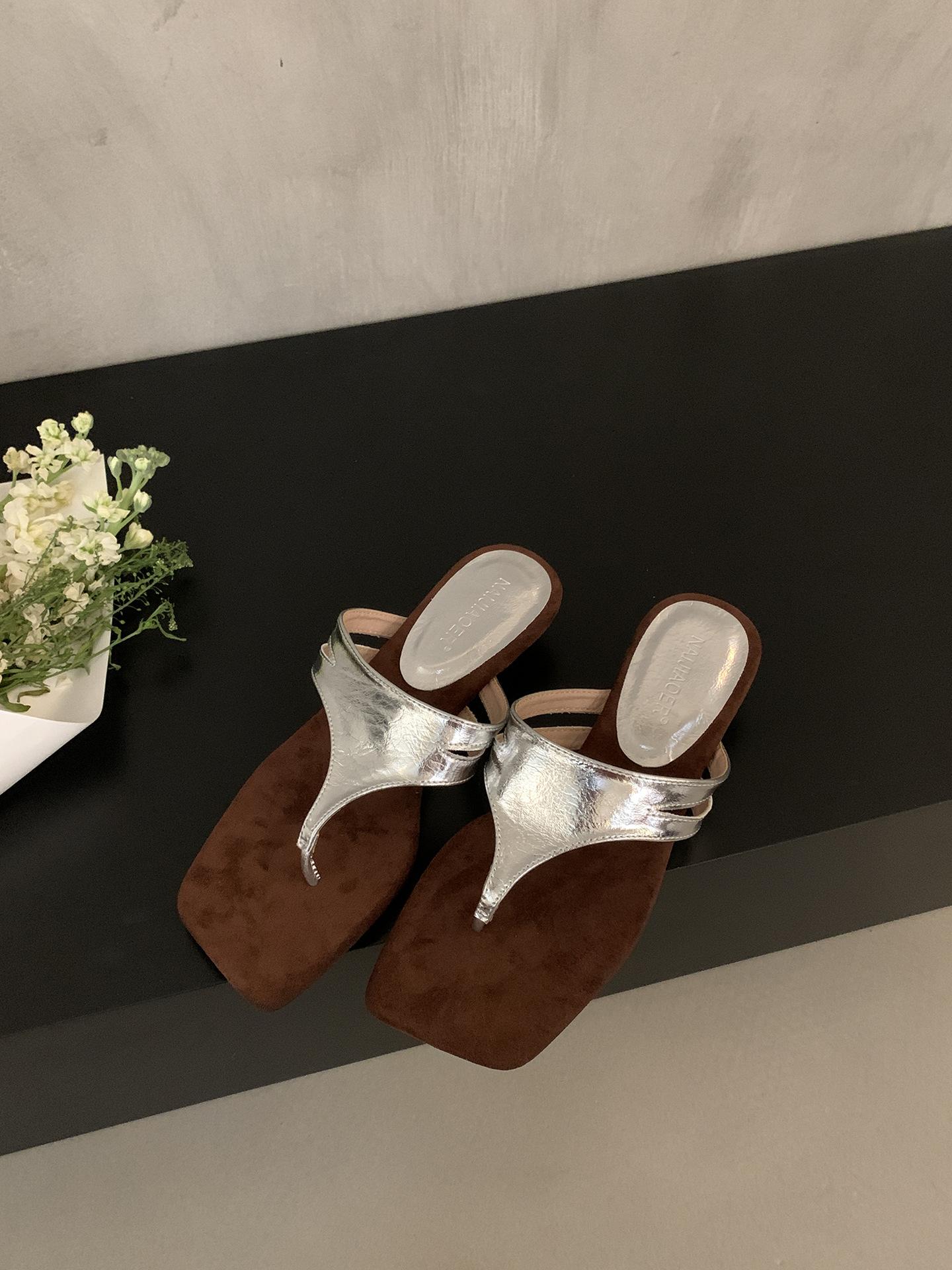 

Французский нишевый дизайн шлепанцы на танкетке женская уличная обувь 2025 лето новинка серебристые римские сандалии 40 серебряный