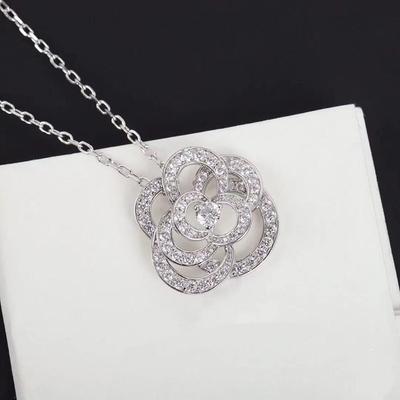 Luxury Camellia Pendant Necklace for Women Fashion AAA Cubic Zirconia Adjustable Clavicle Chain Classical Jewelry Z187