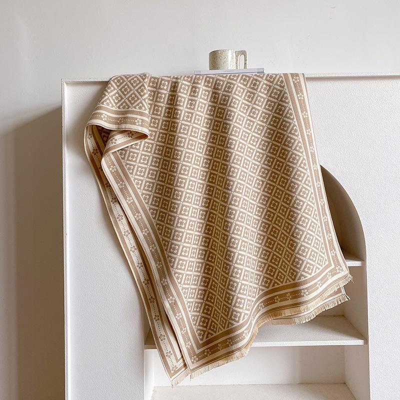 Winter Long Scarf Simple Flower Print Scarf Warm Neck Protection Scarf Versatile Cold Protection Shawl