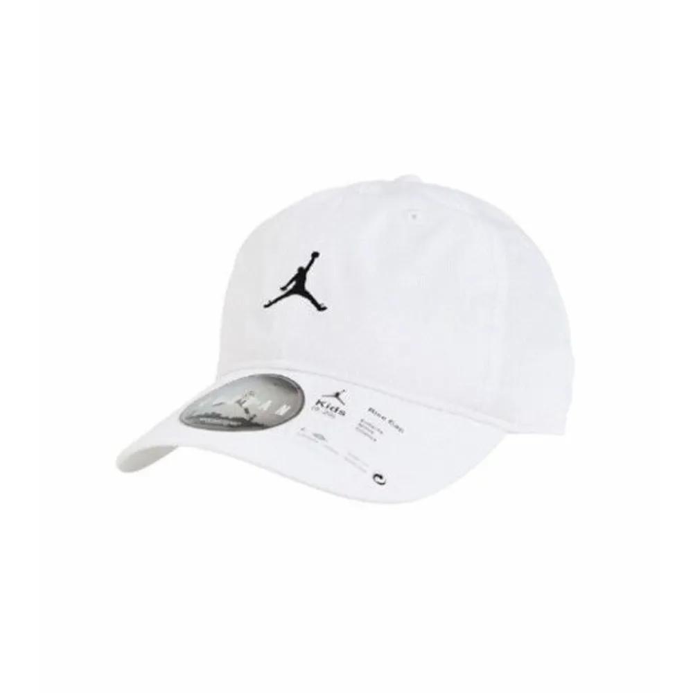 Cap NQK N253CA424P-WH  Essential Cap (Junior) FREE
