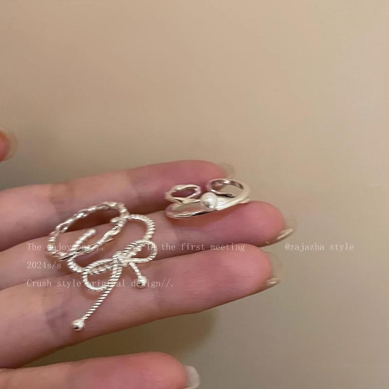 Korean Silver Pearl Bandage Ring - Luxury Niche Open Index Finger Ring for Trendy Style.