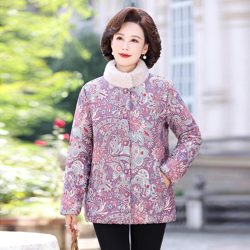 Mom’s Winter Velvet Floral Quilted Jacket for Middle-aged Women - Cozy, Fashionable Outerwear