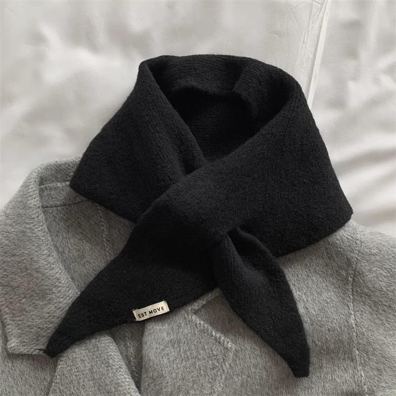 Solid Color Triangular Scarf Women Korean British Niche Small Shawl Triangle Scarf Warm Knitted Headscarf Gift Warm Neck