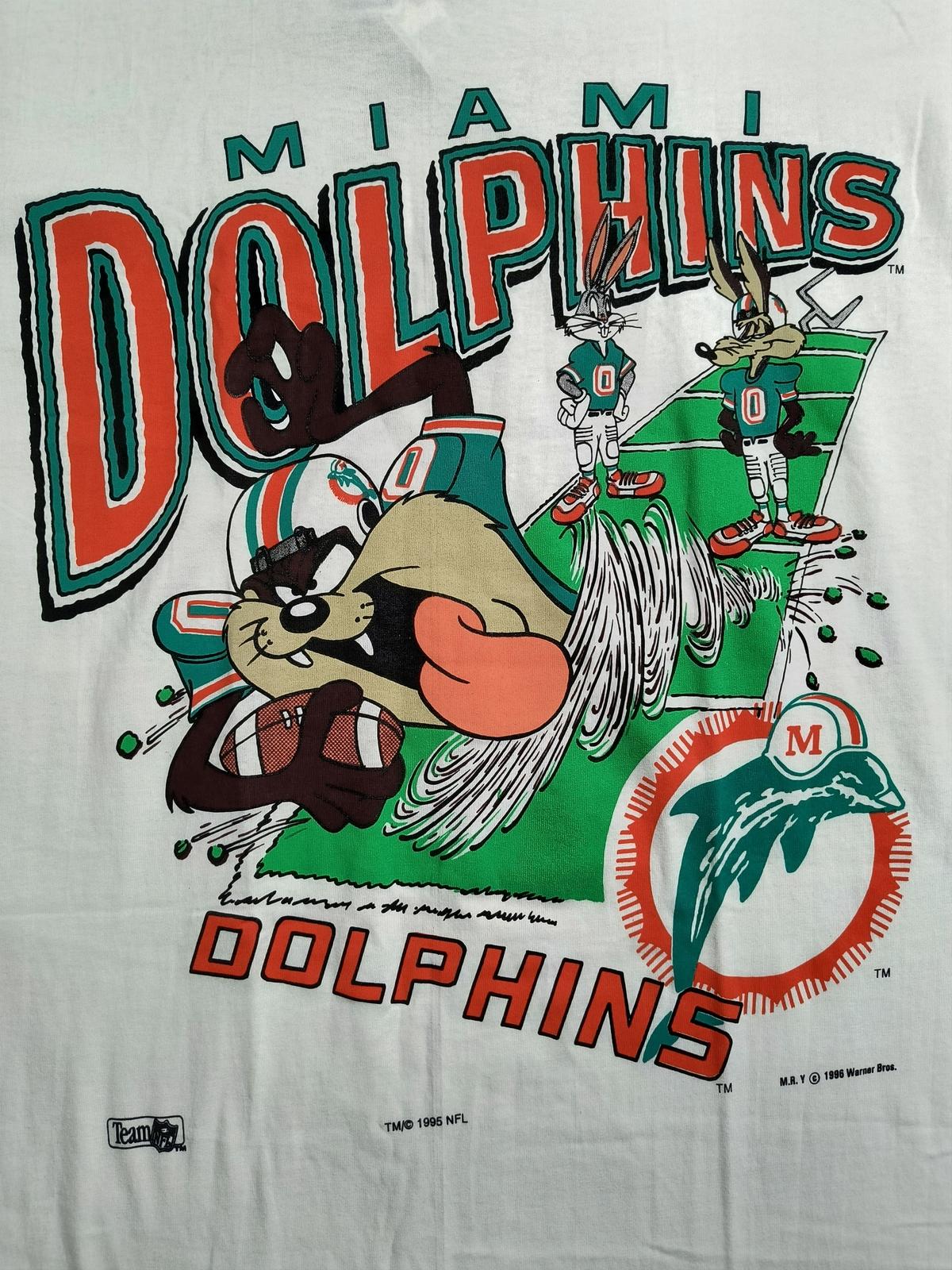 26 Warner Bros NFL Miami Dolphins Looney tunes 1996 Reprint T shirt HN2179 Unisex T-Shirt M